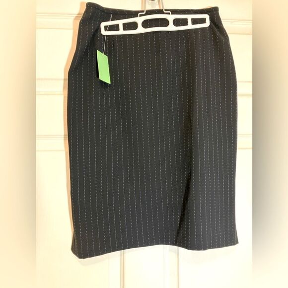 Tahari Dresses & Skirts - NWT, Tahari, pencil skirt, slit on either side, black with purple detail, size 6